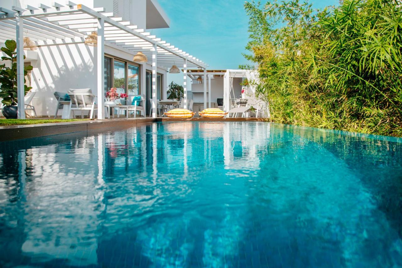 Island Home Seaside Villa Паралимни Екстериор снимка
