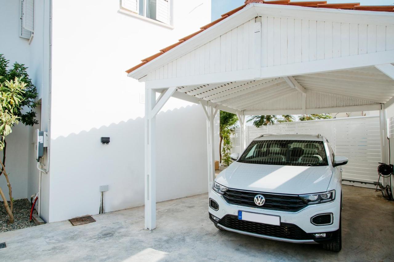 Island Home Seaside Villa Паралимни Екстериор снимка