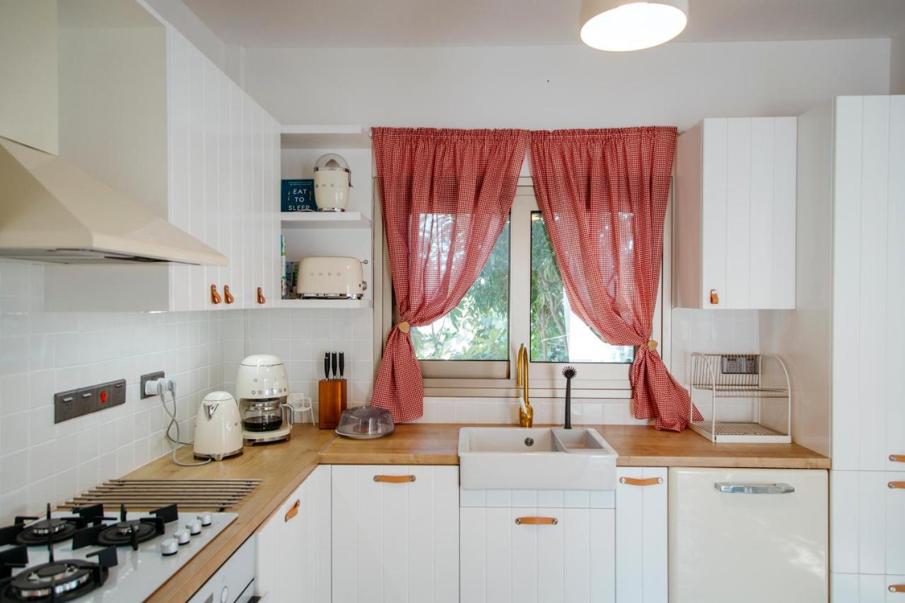 Island Home Seaside Villa Паралимни Екстериор снимка